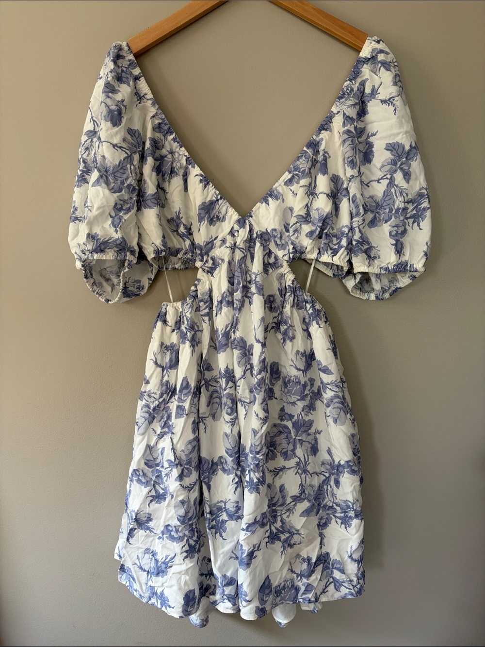 Bardot Eden Floral Cut Out Puff Sleeve Mini Dress US Size 8 Blue White Cottage